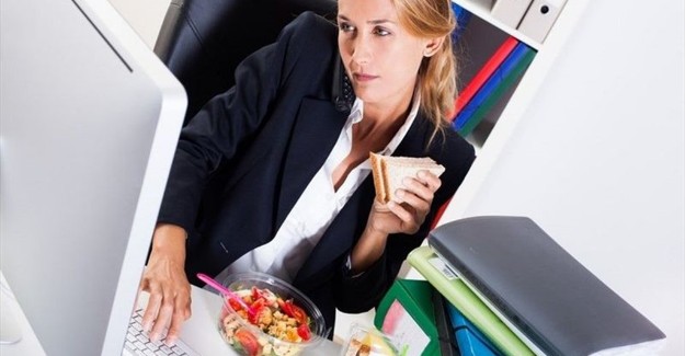 أسباب زيادة الوزن في العمل